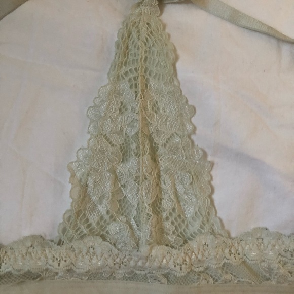 white front closure bra - Picture 2 of 3